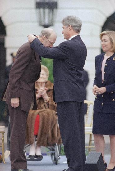 pete seeger con clinton